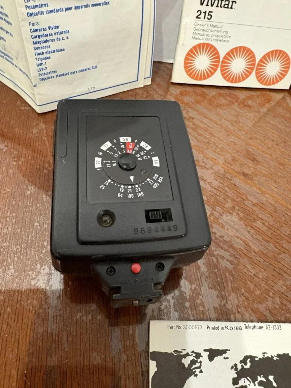 Vivitar Auto 215 Compact Electronic Flash w/Sync cord Manual Tested